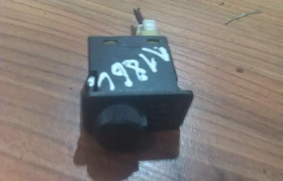 Nissan Micra Headlight level height control switch 36933a