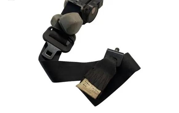 Mazda 5 Rear seatbelt T89338T