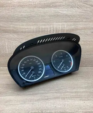 BMW 5 E60 E61 Speedometer (instrument cluster) 6983153 110080213