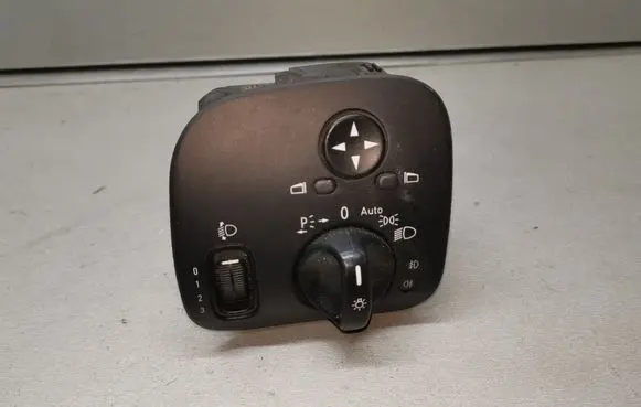 Mercedes-Benz C W203 Light switch A2035451404