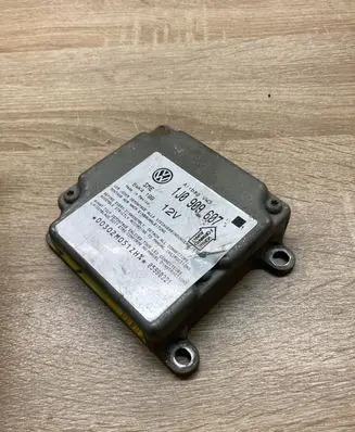 Volkswagen PASSAT B5 Airbag control unit/module 1J0909607 5WK4199