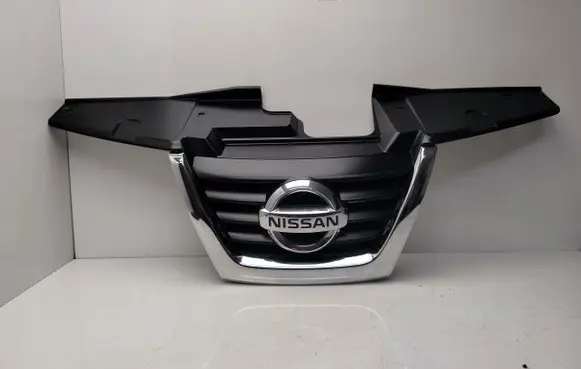 Nissan Juke I F15 Front bumper upper radiator grill 620701KA6A
