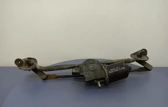 Toyota Corolla Verso E121 Front wiper linkage and motor 8511013100