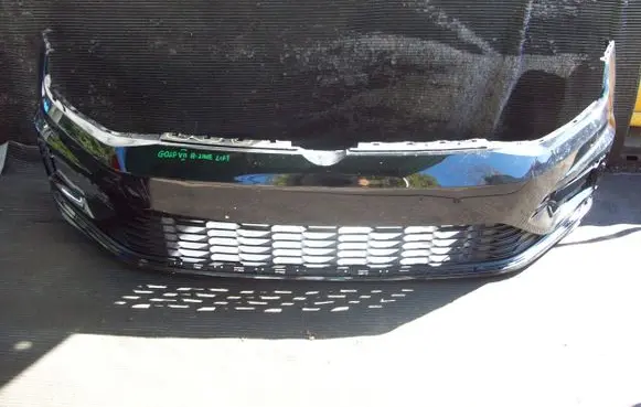 Volkswagen Golf VII Front bumper 5G0807221LR 5G0807221