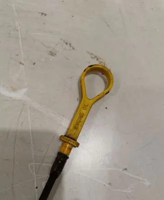 Suzuki SX4 Oil level dip stick 