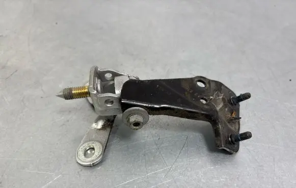 Jeep Grand Cherokee Tailgate/trunk/boot hinge
