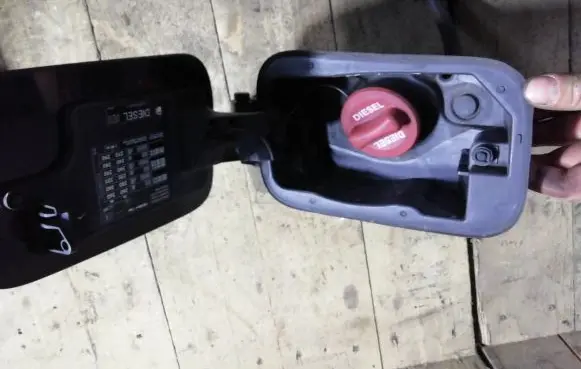 Mercedes-Benz E W212 Fuel tank cap A2126300000 1307883989
