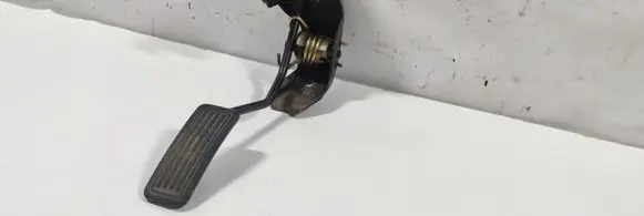 Toyota Corolla E120 E130 Accelerator throttle pedal 7801013010 8928147010 1983003010