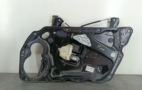 Volkswagen PASSAT B6 Front door window regulator with motor 