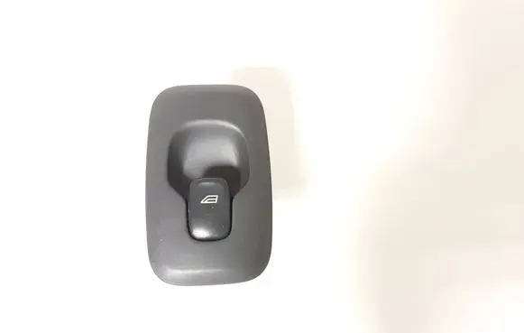 Volvo XC90 Electric window control switch 8685288