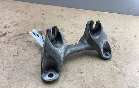 BMW 3 E90 E91 Gearbox mounting bracket 6760303 22316760303