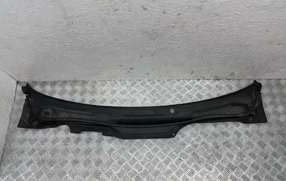 Volvo V50 Windshield trim 30745377