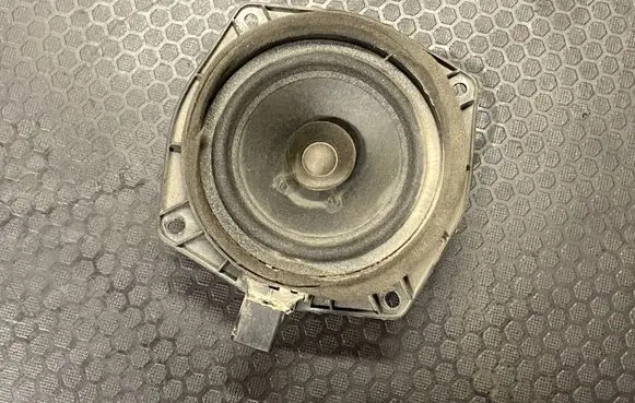 Mitsubishi Colt Front door speaker 2F1302A