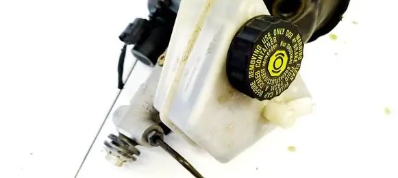 Mercedes-Benz C W203 Master brake cylinder 