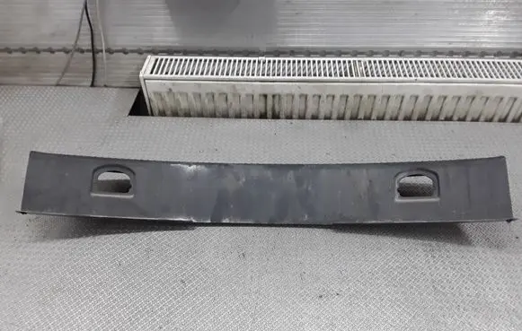 Volkswagen Touran I Trunk/boot sill cover protection 1T0863459