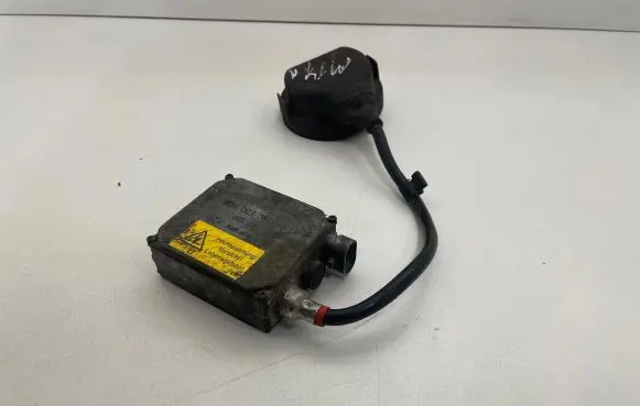 BMW 5 E39 Xenon control unit/module 5dv007760001 D2SD2R