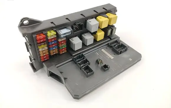 Mercedes-Benz Sprinter W906 Fuse module A9069006303