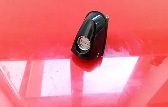 SsangYong Korando Front door lock (next to the handle) C200