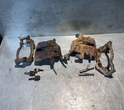 Front brake caliper