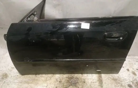 Subaru Legacy Front door JUODOS