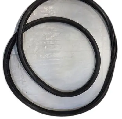Opel Corsa E Front door rubber seal 13189017