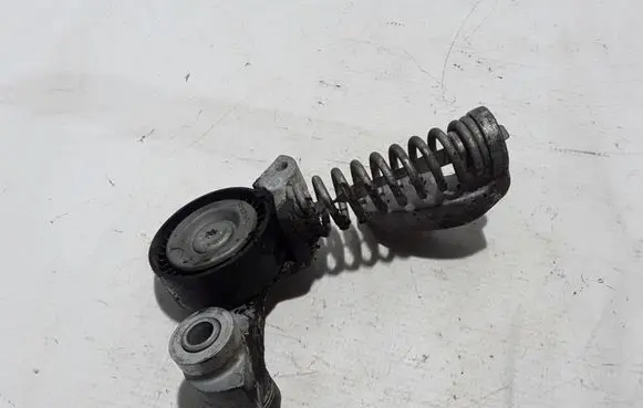 Volvo V40 Alternator belt tensioner 31460372