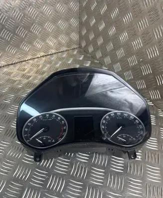 Skoda Octavia Mk2 (1Z) Speedometer (instrument cluster) 1Z0920843D