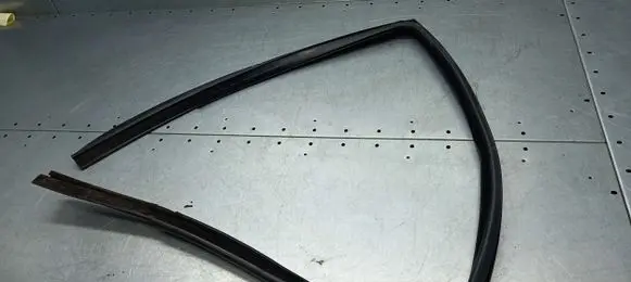 Volvo V70 Front door rubber seal 