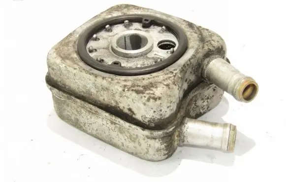 Skoda Octavia Mk1 (1U) Oil filter mounting bracket