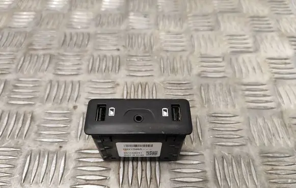 Renault Espace V (RFC) USB socket connector 280237588R DQ16829297
