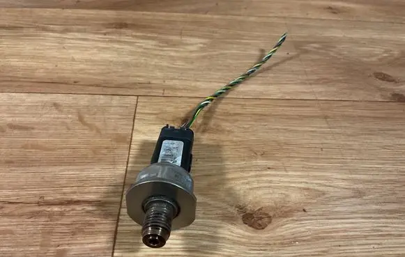 Volvo V50 Fuel pressure sensor 9658227880