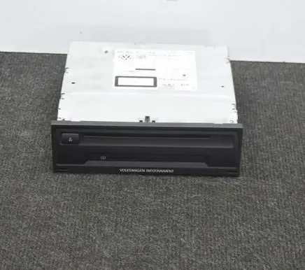 Volkswagen Golf VII Radio/CD/DVD/GPS head unit 5G0035820A