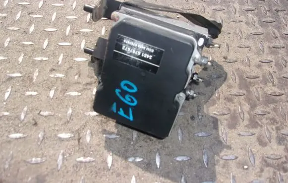 BMW 5 E60 E61 ABS Pump 6758743