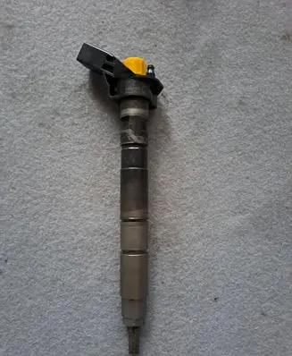 Audi A6 S6 C6 4F Fuel injector 0445115054