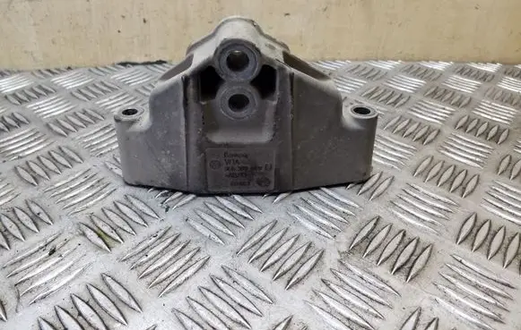 Audi Q7 4L Gearbox mounting bracket 7L6399649D