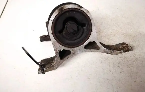 Nissan Murano Z50 Engine mount bracket