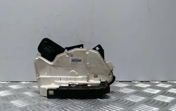 Skoda Yeti (5L) Front door lock 5E0839016