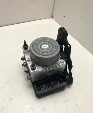 Volkswagen Jetta VI ABS Pump 3Q0614511AA
