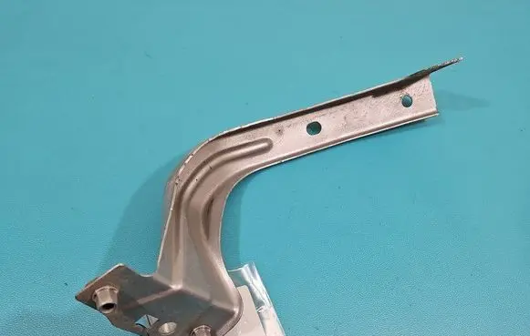 Other engine bay part