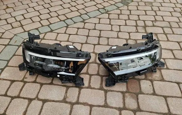 Opel Mokka B Headlight/headlamp 9834007980