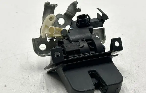 Skoda Superb B6 (3T) Tailgate/trunk/boot lock/catch/latch 3T5827520A