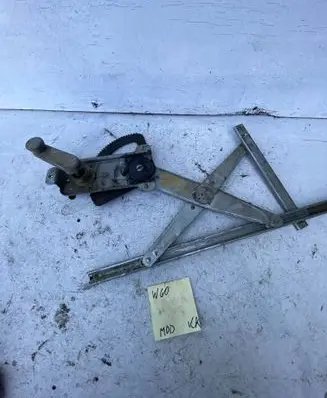 Chevrolet Aveo Front door manual window regulator 
