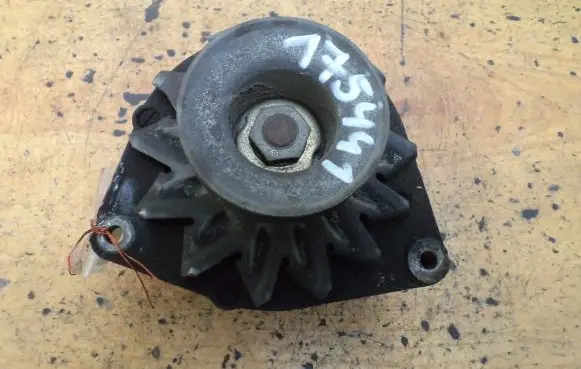 Volkswagen Golf I Generator/alternator