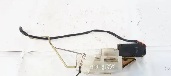Mazda 323 Front door lock