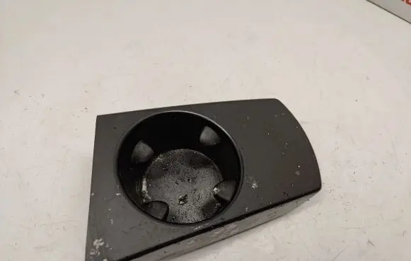 Cup holder front
