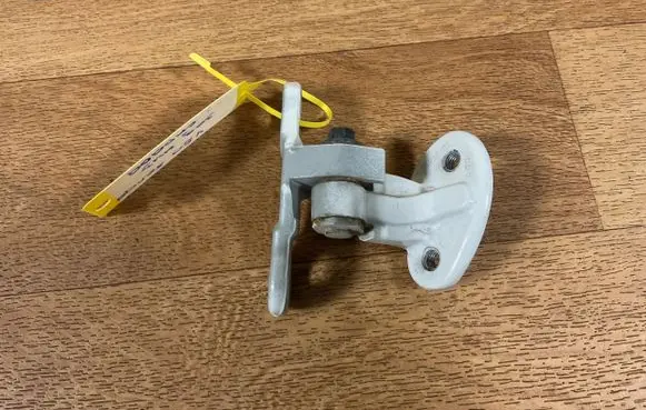 Volvo V50 Rear door lower hinge 30784894 75970N