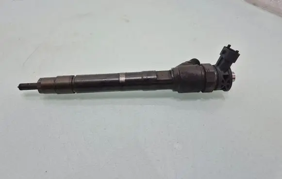 Fuel injector