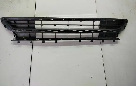 Volkswagen Polo VI Front bumper lower grill 2G0853677L