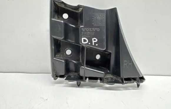 Volvo V40 Front bumper mounting bracket 31425111