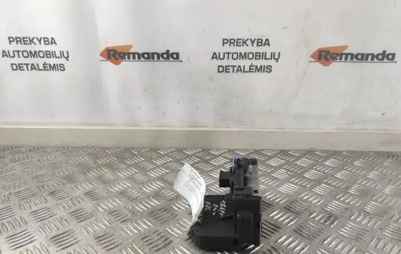 Renault Trafic II (X83) Front door lock 8200008246 91166237